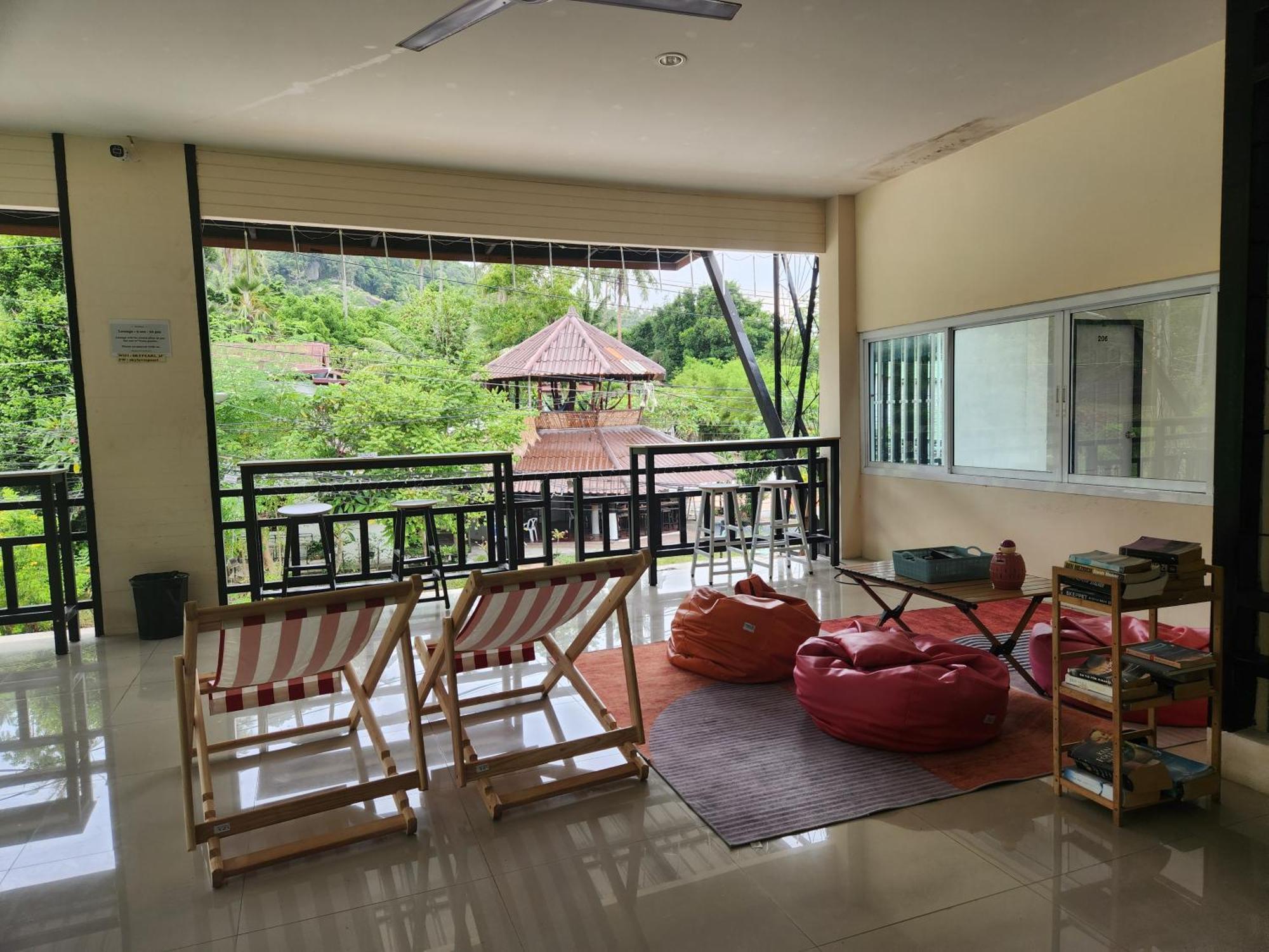 Skypearl Guesthouse & Pub Ко Тао Екстериор снимка